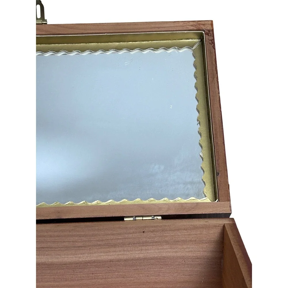 N/A elegant cedar